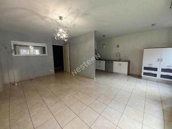 RARE ! Appartement 3 pièces avec terrasse, dépendances, proche du centre et commerces
