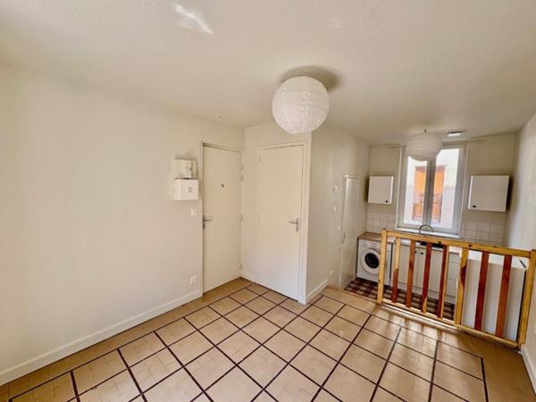STUDIO A LOUER A ROANNE - CENTRE VILLE