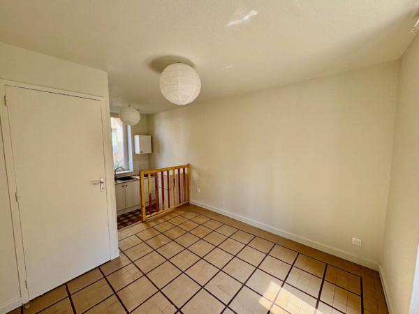 STUDIO A LOUER A ROANNE - CENTRE VILLE