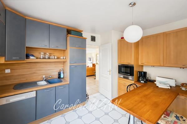 92 Rueil-Malmaison, quartier Buzenval- Maison contemporaine de 165m2 dont 4 chambres, garage, jardin au cœur d'un Domaine Privilégié