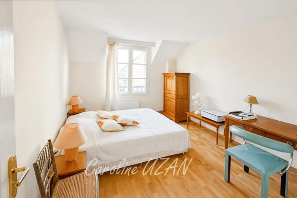 92 Rueil-Malmaison, quartier Buzenval- Maison contemporaine de 165m2 dont 4 chambres, garage, jardin au cœur d'un Domaine Privilégié