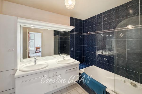 92 Rueil-Malmaison, quartier Buzenval- Maison contemporaine de 165m2 dont 4 chambres, garage, jardin au cœur d'un Domaine Privilégié