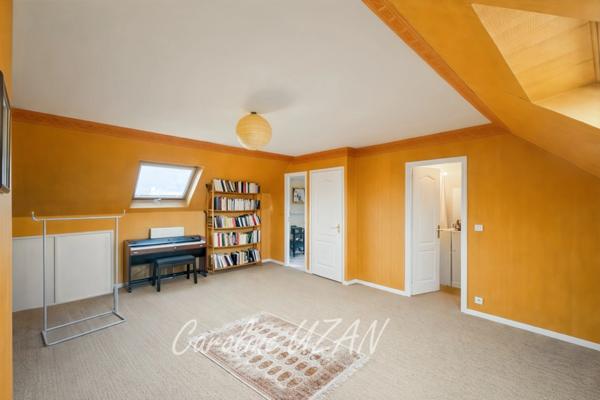 92 Rueil-Malmaison, quartier Buzenval- Maison contemporaine de 165m2 dont 4 chambres, garage, jardin au cœur d'un Domaine Privilégié