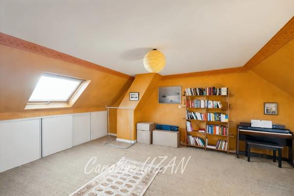 92 Rueil-Malmaison, quartier Buzenval- Maison contemporaine de 165m2 dont 4 chambres, garage, jardin au cœur d'un Domaine Privilégié