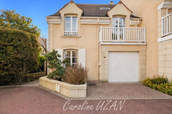 92 Rueil-Malmaison, quartier Buzenval- Maison contemporaine de 165m2 dont 4 chambres, garage, jardin au cœur d'un Domaine Privilégié