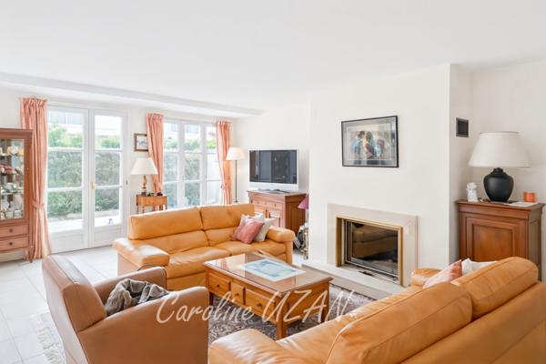 92 Rueil-Malmaison, quartier Buzenval- Maison contemporaine de 165m2 dont 4 chambres, garage, jardin au cœur d'un Domaine Privilégié