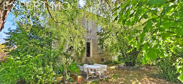 MAISON FAMILIALE DE CARACTÈRE AVEC JARDIN CLOS - QUARTIER SAINT-PIERRE