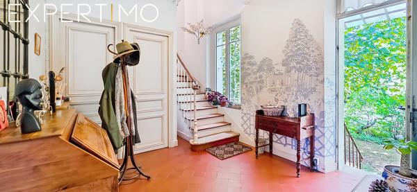 MAISON FAMILIALE DE CARACTÈRE AVEC JARDIN CLOS - QUARTIER SAINT-PIERRE