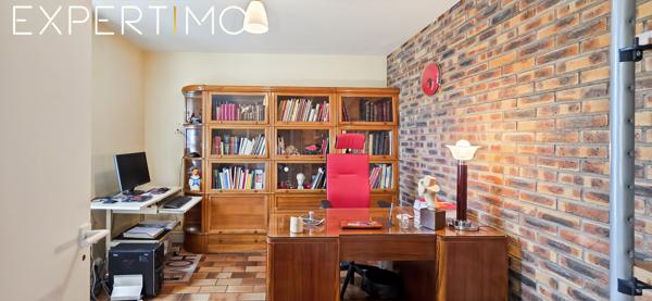 MAISON FAMILIALE DE CARACTÈRE AVEC JARDIN CLOS - QUARTIER SAINT-PIERRE