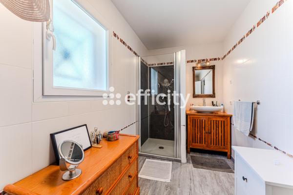 Maison
         7 pièces
        - 157 m² 577 500 € *