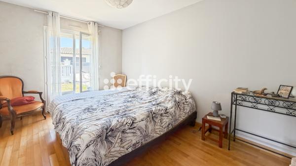 Maison
         7 pièces
        - 157 m² 577 500 € *