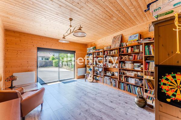 Maison
         7 pièces
        - 157 m² 577 500 € *