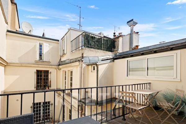 Dernier étage avec terrasse à Saint-Germain-des-Prés