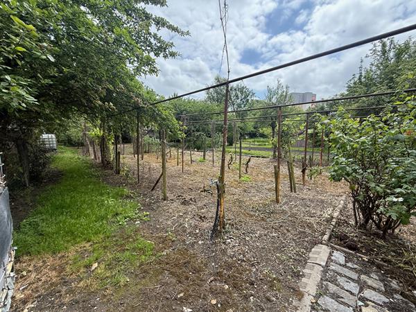 Terrain de 1 678 m² avec chalet - Marais de Bourges