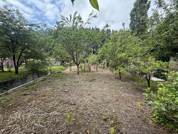 Terrain de 1 678 m² avec chalet - Marais de Bourges