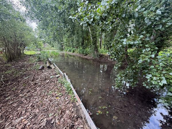 Terrain de 1 678 m² avec chalet - Marais de Bourges