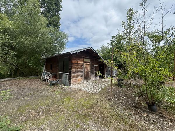 Terrain de 1 678 m² avec chalet - Marais de Bourges