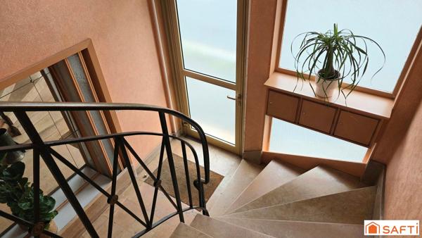 APPARTEMENT LUMINEUX GRAND GARAGE BALCON/LOGGIA
