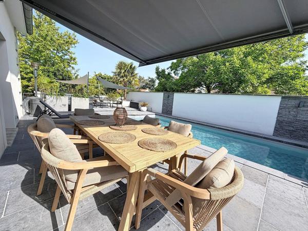 EXCLUSIVITÉ – ÉLÉGANTE MAISON FAMILIALE AVEC PISCINE À CHAMPIGNY