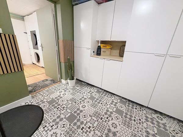 EXCLUSIVITÉ – ÉLÉGANTE MAISON FAMILIALE AVEC PISCINE À CHAMPIGNY