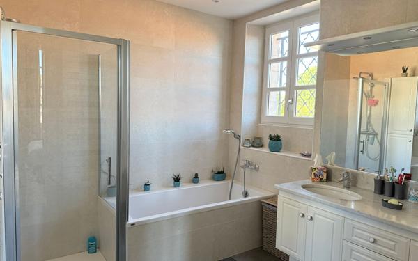 Maison à vendre    8 pièces •  Langon