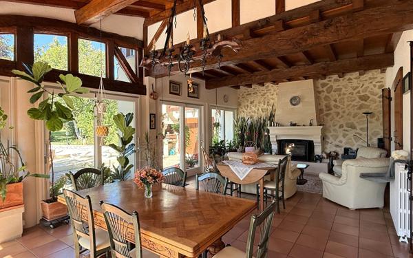 Maison à vendre    8 pièces •  Langon