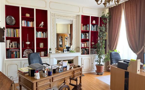 Maison à vendre    8 pièces •  Langon