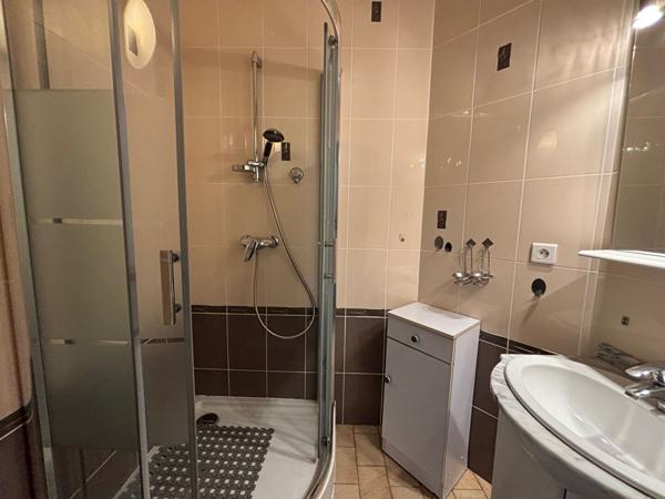 A VENDRE NANTES/ZOLA MAISON ANCIENNE AVEC GARAGE/JARDIN SUD