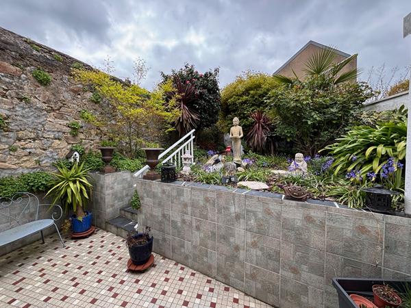 A VENDRE NANTES/ZOLA MAISON ANCIENNE AVEC GARAGE/JARDIN SUD