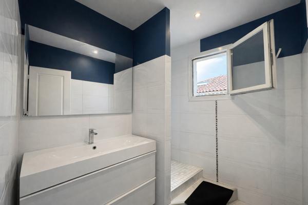 Secteur les Caillols 13012 Maison  de ville avec terrasse et parking