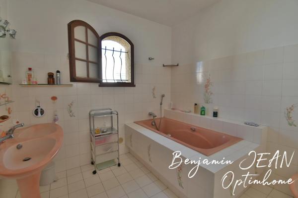 Maison 4 faces avec sous-sol total – Sérignan, proche centre-ville