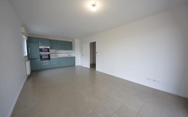 Appartement à vendre    3 pièces • 61 m2 Saint-Pierre-du-Perray