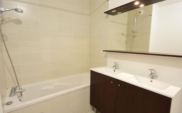 Appartement à vendre    3 pièces • 61 m2 Saint-Pierre-du-Perray