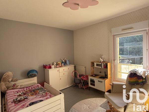 Longère 8 pièces de 187 m² à DOUÉ EN ANJOU (49700)