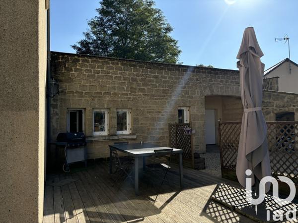 Longère 8 pièces de 187 m² à DOUÉ EN ANJOU (49700)