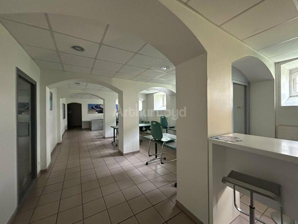 BUREAUX à VENDRE de 4248 m²