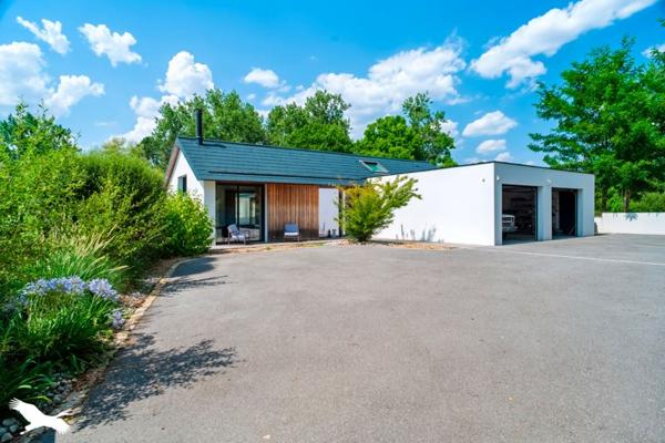 Maison 674 440 € Quimper 5 p 171 m² DPE A