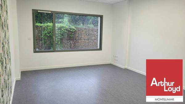 MONTBOUCHER-SUR-JABRON - AU SEIN D'UNE MAISON MÉDICALE - A LOUER - LOCAL PROFESSIONNEL D'ENVIRON 21,70 m2 AU REZ-DE-CHAUSSÉE