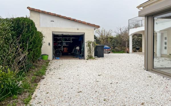 Maison à vendre    9 pièces •  Marseillan