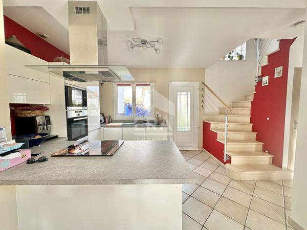 Maison à Sartrouville Les Dix Arpents - 6 Pièces, 4 Chambres, 629 900 €