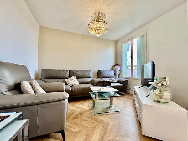 La fourragère 13012 Appartement type 4/5 avec garage et cave