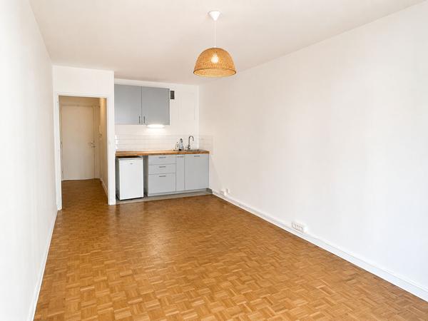 STUDIO 30 M² PARIS 18 Métro Jules Joffrin