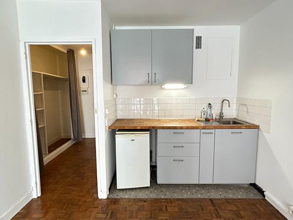 STUDIO 30 M² PARIS 18 Métro Jules Joffrin