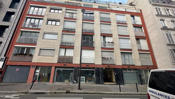 STUDIO 30 M² PARIS 18 Métro Jules Joffrin