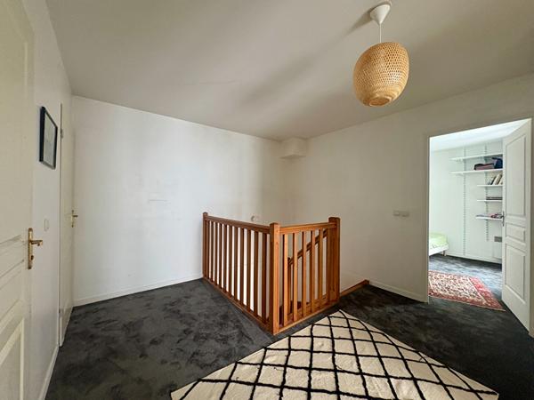 Duplex de 88m² terrasse et parking - Jardin Botanique , Bordeaux