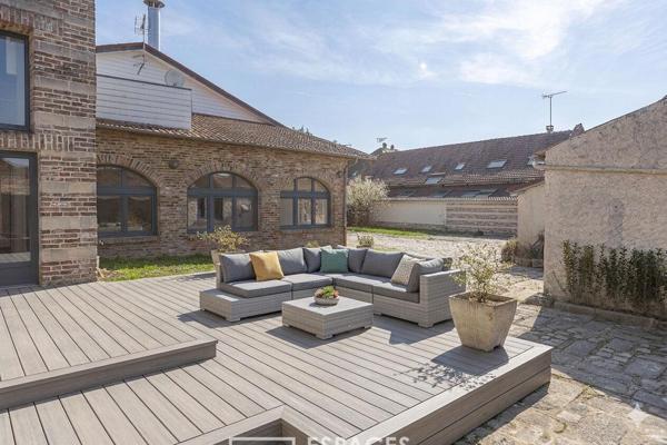 Maison d’architecte avec piscine intérieure et fort potentiel à Amiens Sud