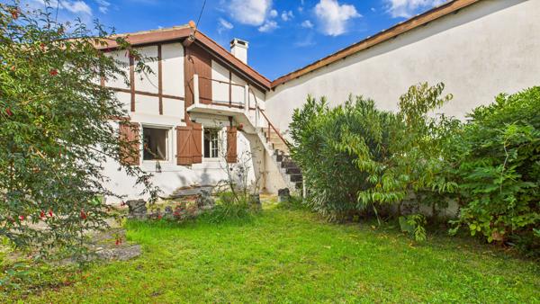 Rare à Bidart : maison début 19e à réinventer, plage à pied ! Bidart