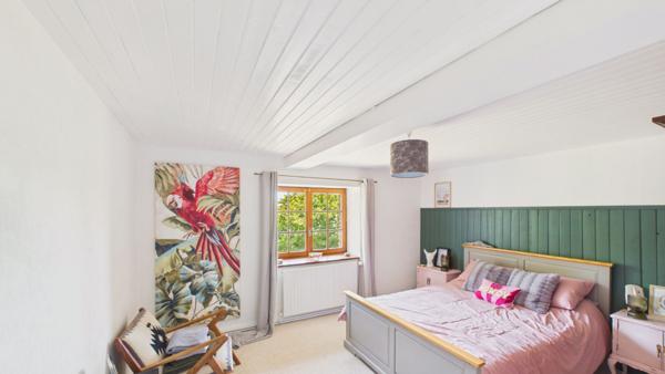 Superbe propriété de village en pierre de 4/5 chambres avec terrain privé, piscine et dépendances Melleran