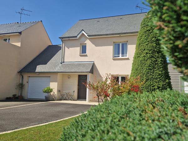 Maison Laval 4 pièce(s) 91.85 m2