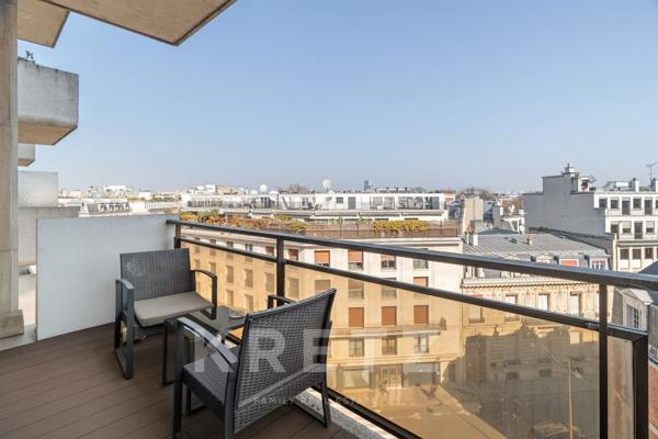 Paris 8ème - Parc Monceau - Etage élevé - Très lumineux - Balcon - Excellent état